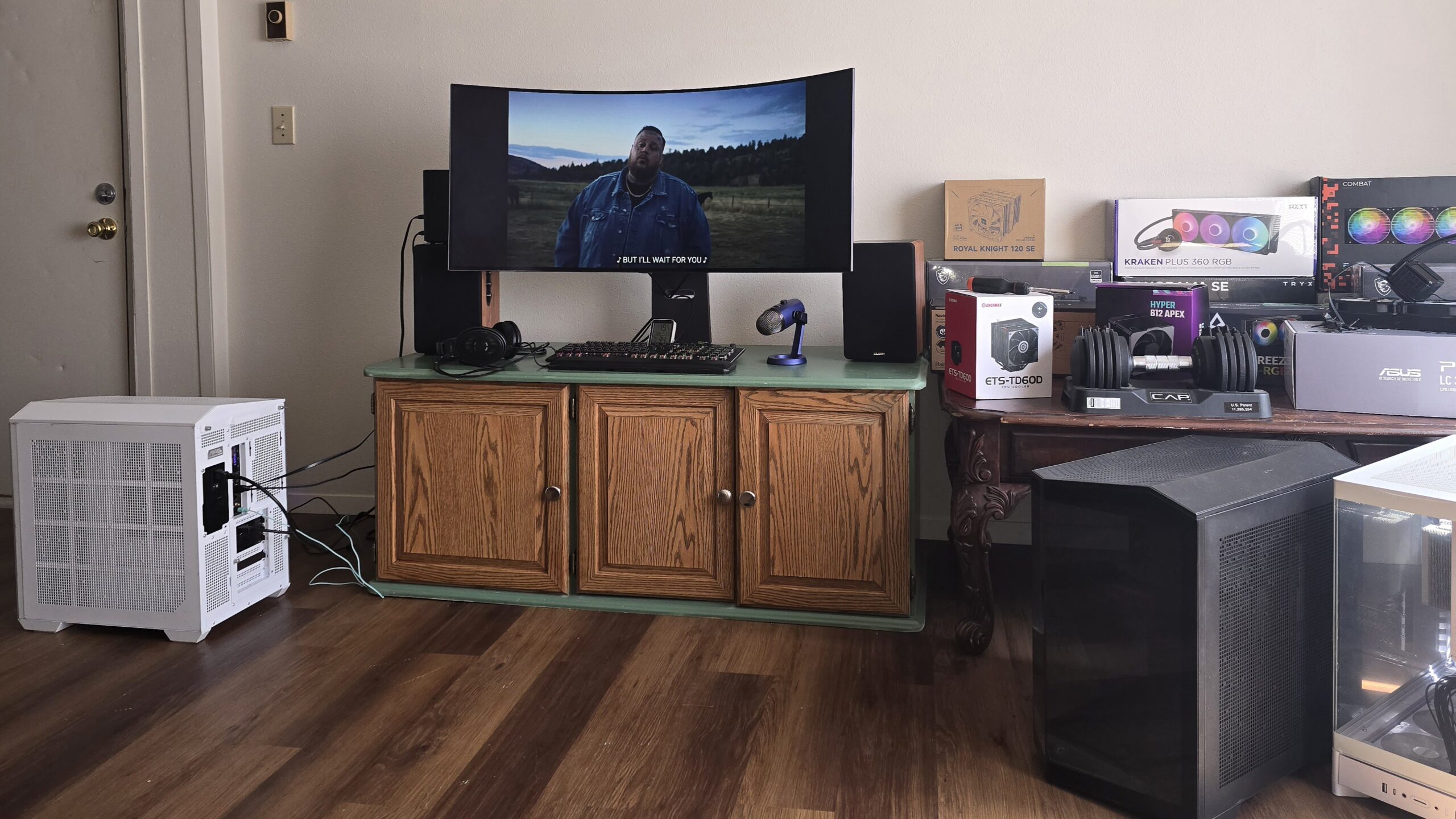 LG 45GX950A 5K2K is the King Kong of Ultrawide Monitors – Hands On Review