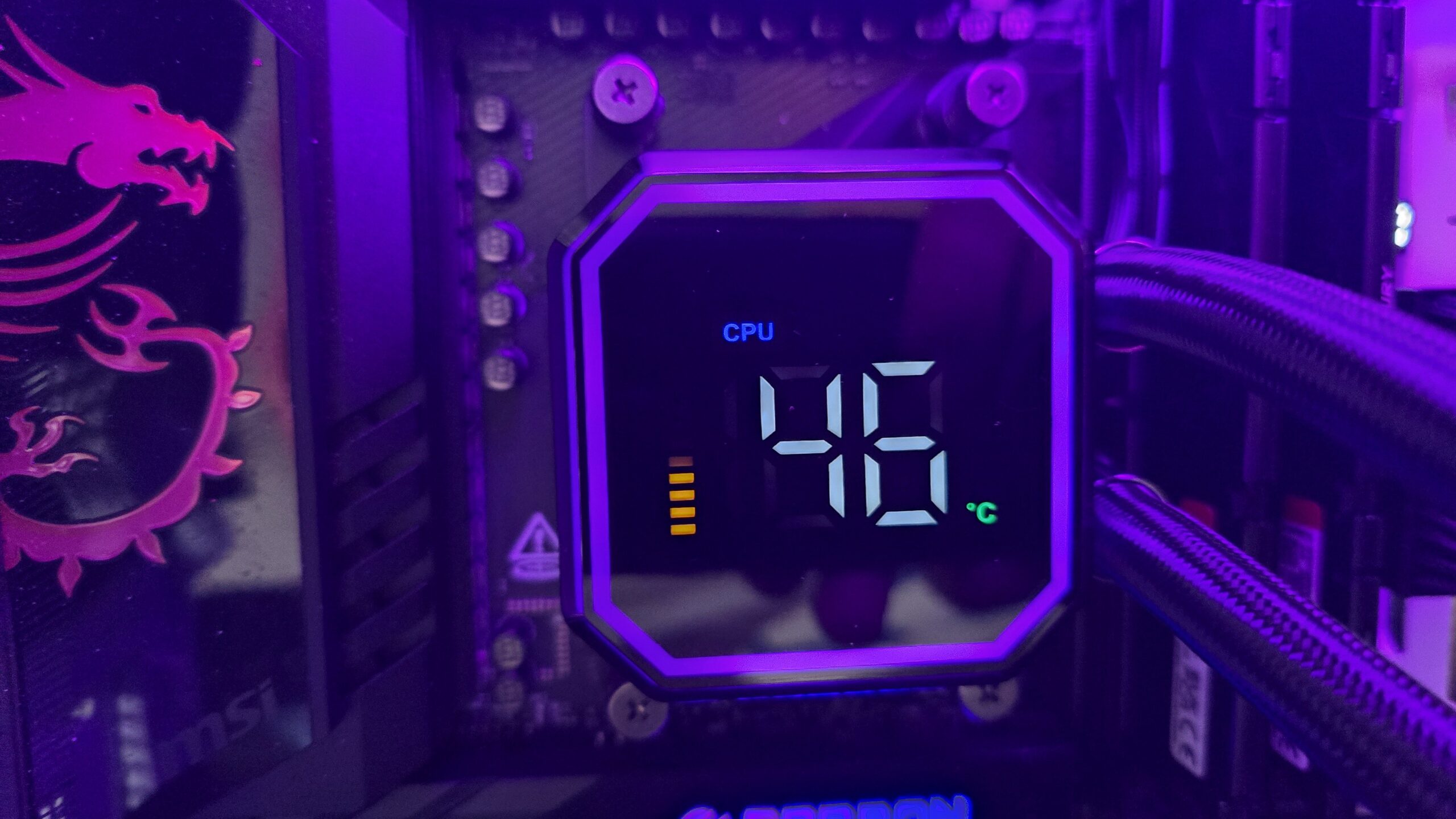 Montech Hyperflow Digital 240 AIO Review – tested with AMD’s Ryzen 9 9950X!